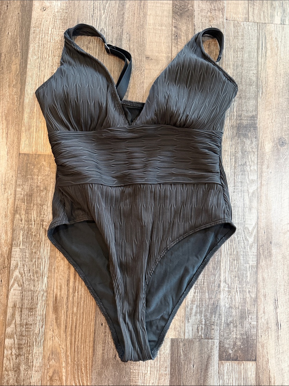 Classic Textured One-Piece Swimsuit in Black- NWOT Sz 2xl